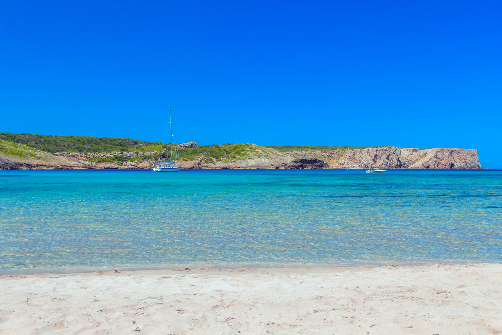 Cala Algaiarens La Vall Playa Natural Al Norte De Menorca