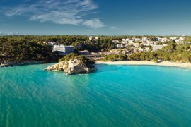 Hotel con vista al mare a Minorca