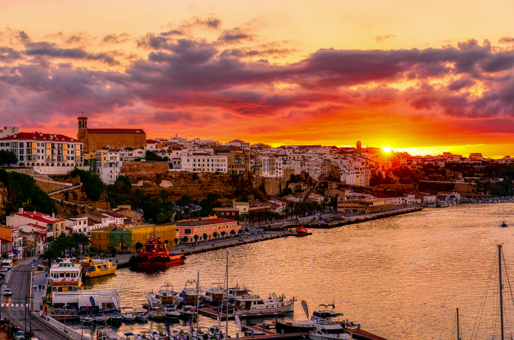 minorca in traghetto