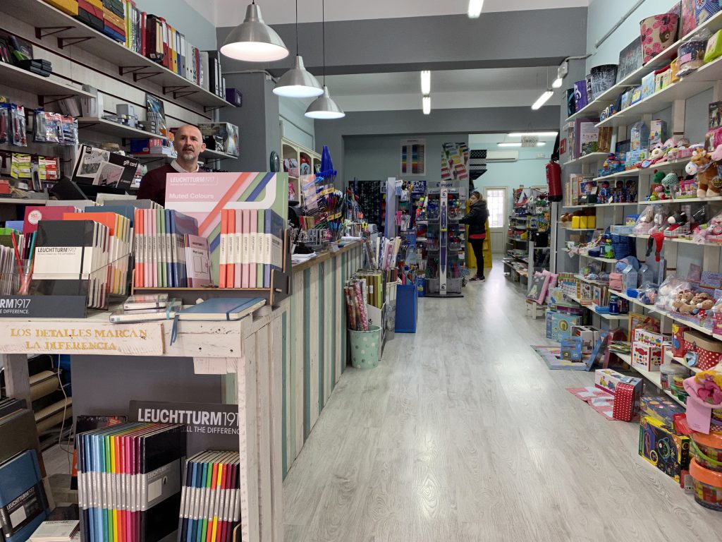  Librería Poussinet a Sant Lluis