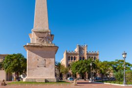 plaza es born ciutadella