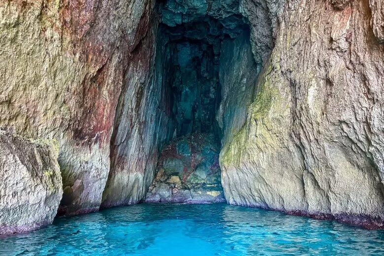 tour kayak es canutells, menorca, cueva catedral