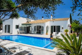 Casa Bonita Menorca, un bed and breakfast cerca de Mahón para sentirse como en casa