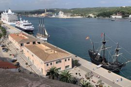 Festival marittimo di navi storiche nel porto di Mahon