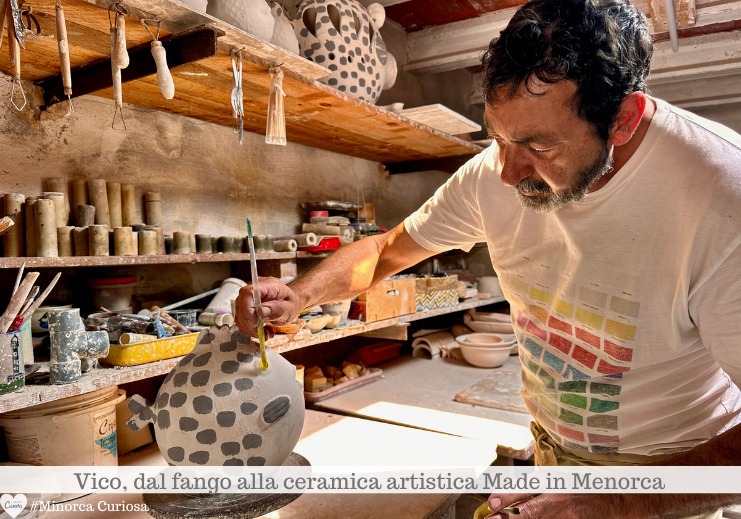 Vico al lavoro nel suo laboratorio vicino a Es Castell