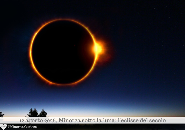 Il cosiddetto anello di diamante si forma quando la luna inizia a lasciare il sole dopo l'oscurità totale