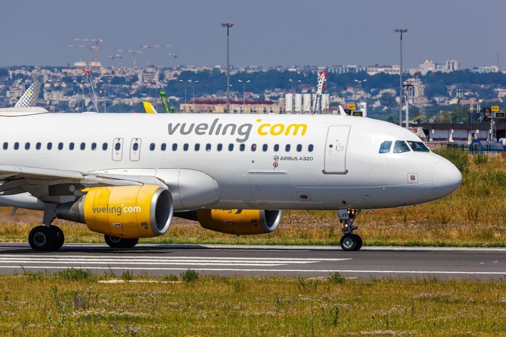 Aereo della Vueling all'aeroporto di Parigi Orly (ORY) in Francia.
