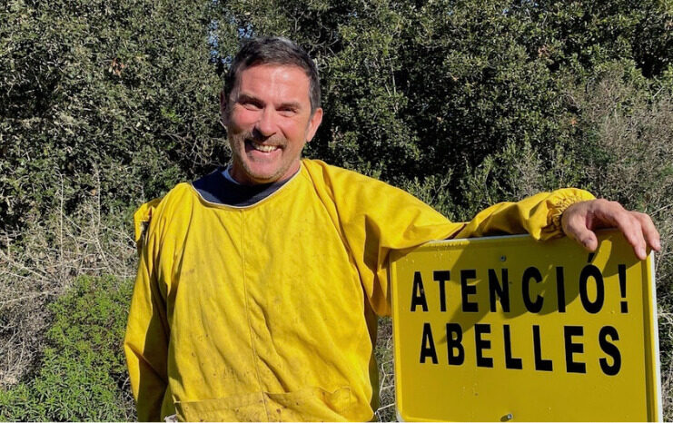 Antoni Anglada, apicultor profesional en Menorca