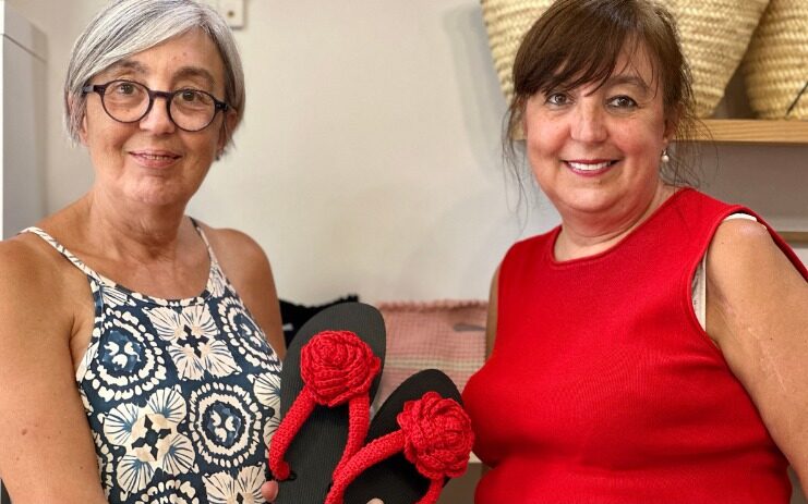 Elena y Anna son las dos almas creativas de Sa Teieta en Mahón, una tienda donde puedes perderte durante horas mirando, tocando y cepillando...