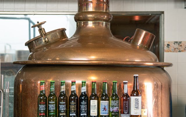 Alambique de cobre en la cervecería Grahame Pearce.