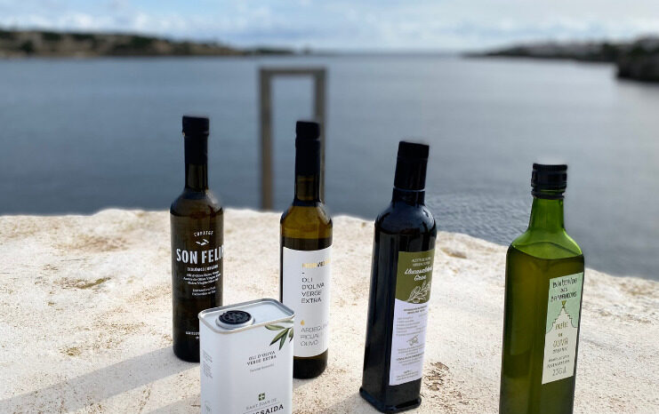 Aceite de oliva virgen extra de cinco productores de Menorca.