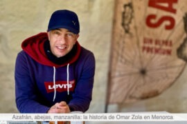 Omar Zola, productor de azafrán, manzanilla, miel, quesos de azafrán, cerveza de azafrán y ginebra de azafrán.