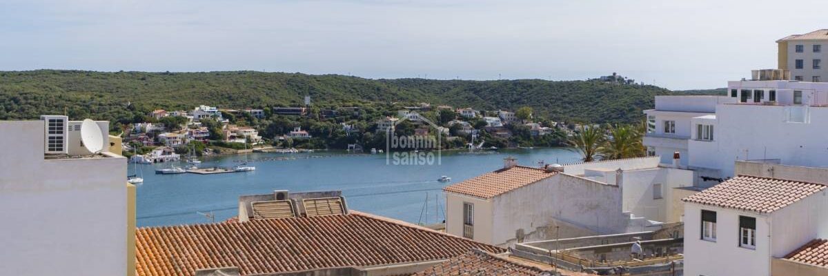 Mahón: attico esclusivo fronte porto con terrazza mozzafiato
