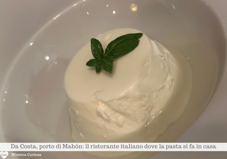 panna cotta aromatizzata al basilico: ristorante Da Costa Minorca