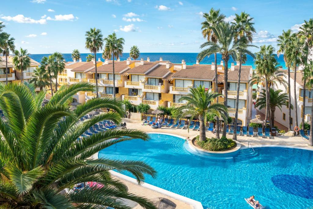 Royal Son Bou Family Club